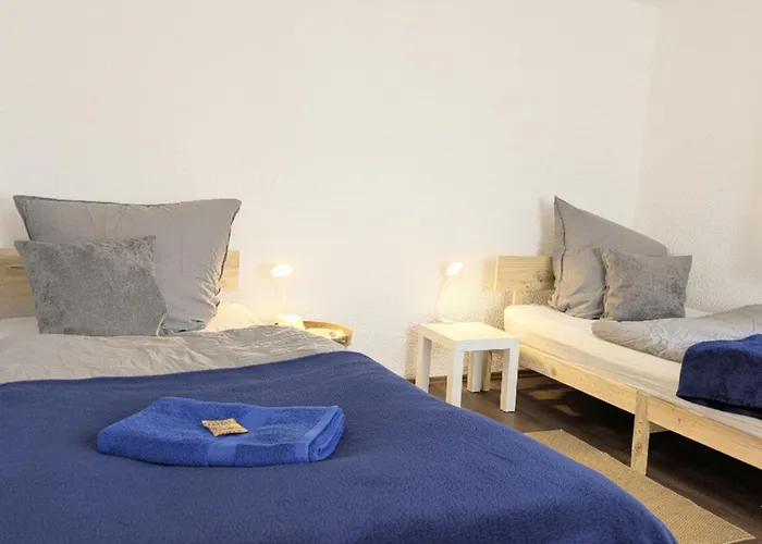 Orange 1og 1-4 Betten Zentral & Ruhig 3 Min Zur Tram Und Apartment