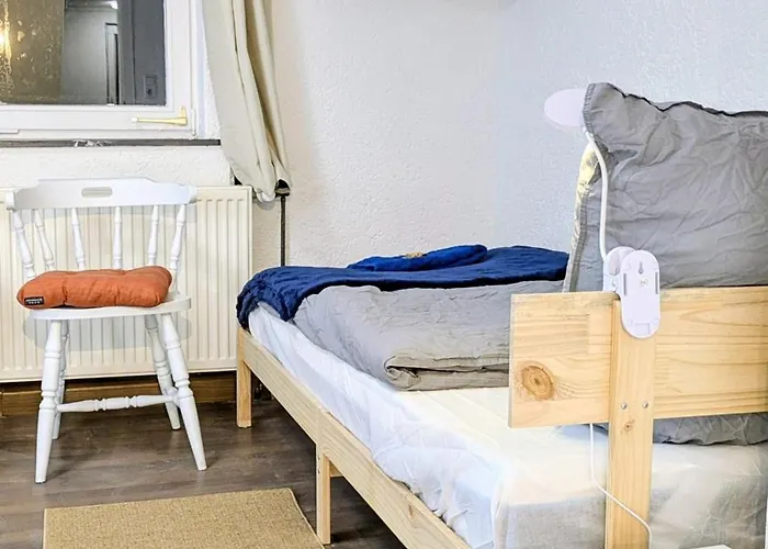 Orange 1og 1-4 Betten Zentral & Ruhig 3 Min Zur Tram Und